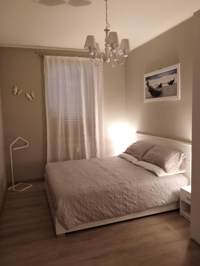 Venere Apartment Peschiera del Garda Bagian luar foto