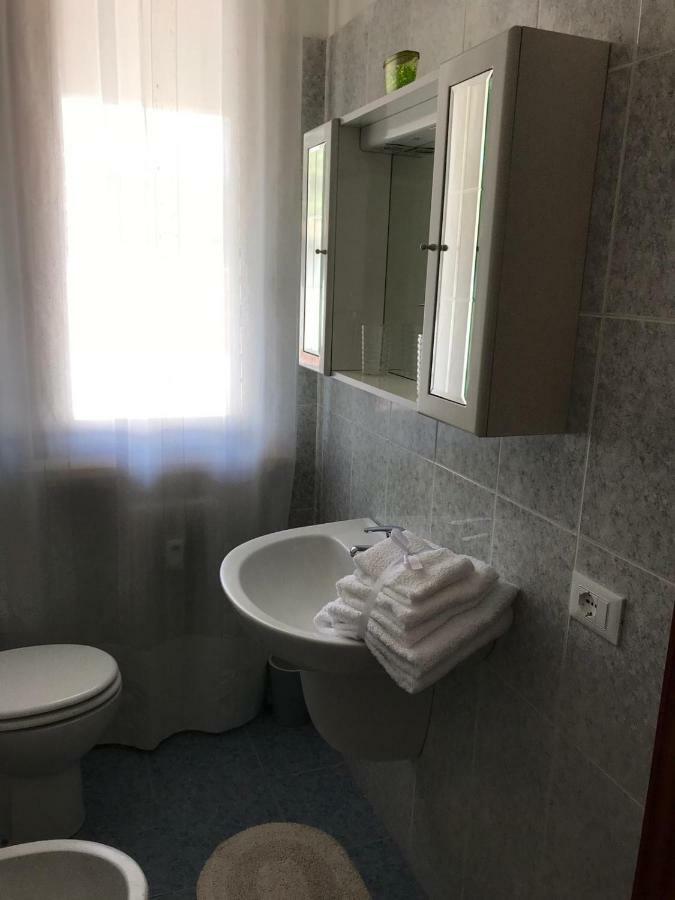 Venere Apartment Peschiera del Garda Bagian luar foto