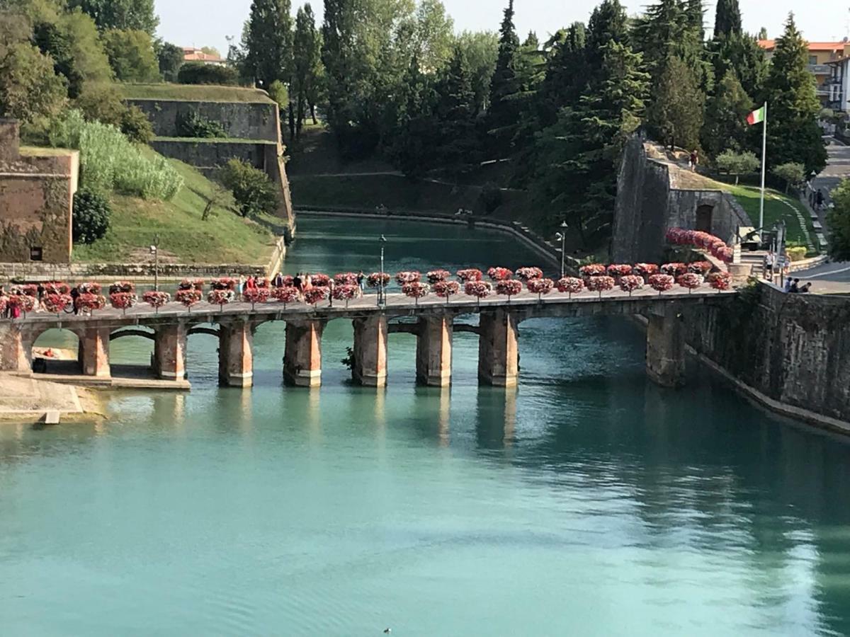 Venere Apartment Peschiera del Garda Bagian luar foto